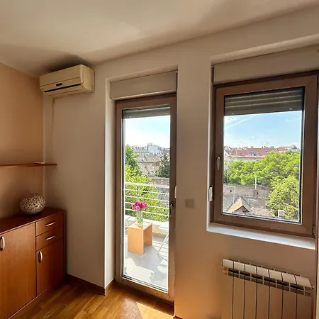 Angela With 2 Balconies Apartament