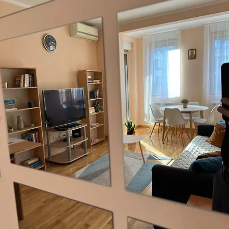 Apartament Angela With 2 Balconies